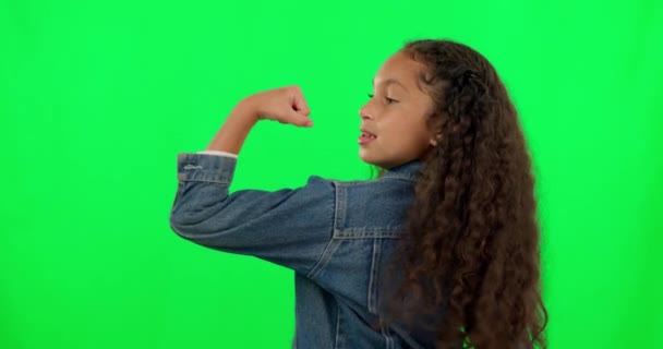 Silný Šťastný Tvář Dívky Zelené Obrazovce Ukázat Svaly Sílu Motivaci — Stock video
