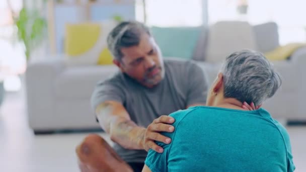 Paar Senioren Und Hand Hand Für Liebe Empathie Und Trauerberatung — Stockvideo