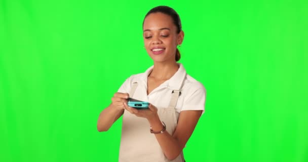 Kreditkarte Pos Zahlung Und Glückliche Frau Green Screen Barista Oder — Stockvideo
