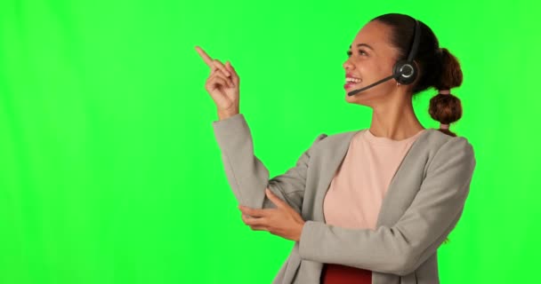 绿色屏幕和女人与电话营销 指向和呼叫中心代理工作室背景 带有耳机 手势和销售支持的肖像 女性和顾问 — 图库视频影像