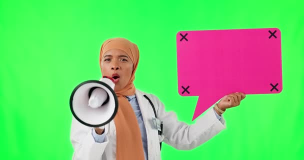 Femme Musulmane Médecin Mégaphone Avec Bulle Vocale Sur Écran Vert — Video