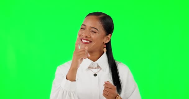 Šťastná Žena Potlesk Ukazující Vás Zelené Obrazovce Pro Povýšení Pozadí — Stock video