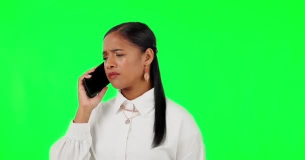 Telefon Görüşmesi Kötü Haber Stüdyoda Yeşil Ekran Arka Planda Üzgün — Stok video