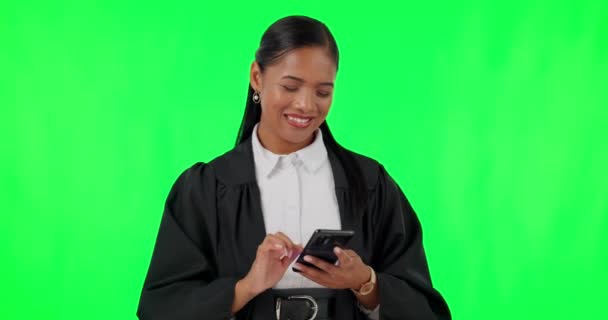 Teléfono Pantalla Verde Feliz Con Cara Del Juez Marcadores Seguimiento — Vídeos de Stock