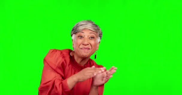 Успех Большие Пальцы Вверх Пожилая Женщина Зеленом Экране Танцует Честь — стоковое видео