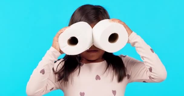 Kids Toilet Paper Binoculars Girl Blue Background Studio Fun Her — Stock Video