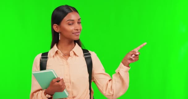 Зеленый Экран Счастливая Девушка Студент Указывающий Выбор Школы Университета Макету — стоковое видео