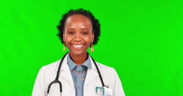 Πρόσωπο Χαμόγελο Και Μια Μαύρη Γιατρός Φόντο Πράσινης Οθόνης Στο — Αρχείο Βίντεο