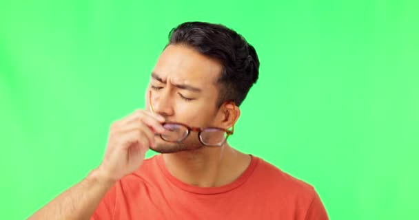 Glasögon Synproblem Och Man Grön Skärm Ögonvård Och Recept Misslyckas — Stockvideo