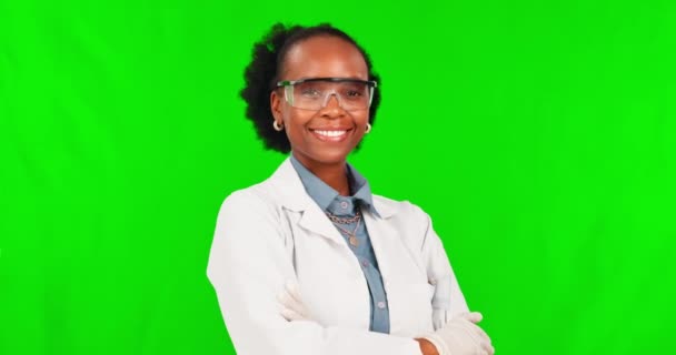 Cara Científico Mujer Negra Con Los Brazos Cruzados Pantalla Verde — Vídeos de Stock