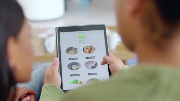 Tablet Οθόνη Και Άνθρωποι Παραγγείλετε Παράδοση Τροφίμων Και Online Πληρωμή — Αρχείο Βίντεο