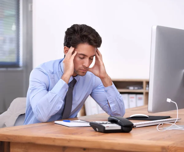 Ból Głowy Biznesmen Zmęczony Pracownik Korporacyjnej Kariery Biurze Lęk Termin — Zdjęcie stockowe