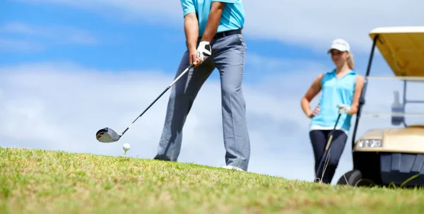 Düşük Açı Adam Golfçü Formda Olmak Için Golf Oynuyor Antrenman — Stok fotoğraf