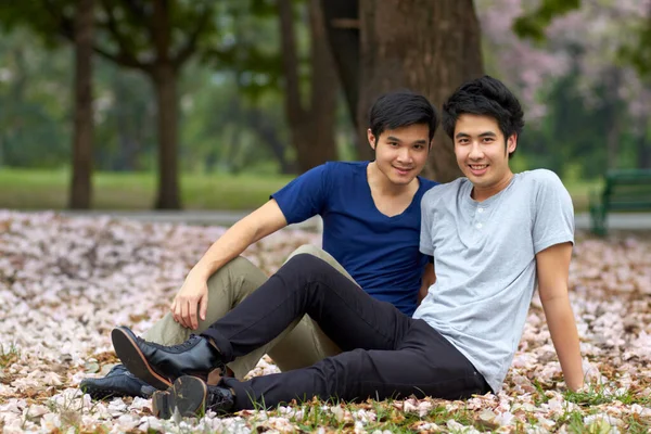 Aziatisch Homo Mannen Het Park Portret Van Koppel Natuurdatum Het — Stockfoto
