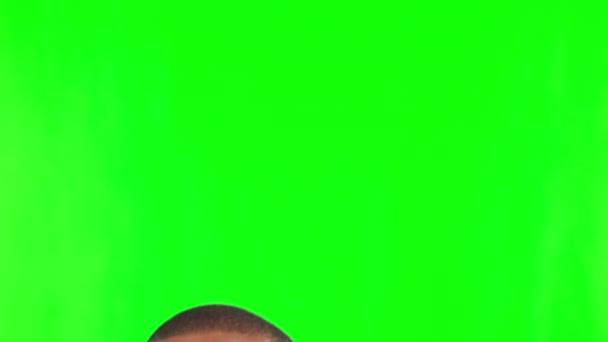 Pantalla Verde Anuncio Búsqueda Hombre Negro Espiando Para Descubrir Explorar — Vídeo de stock