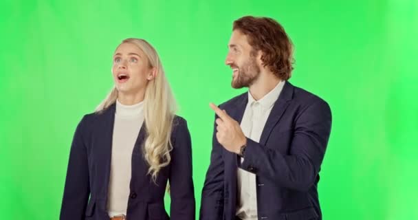 Yeşil Ekran Vay Mutlu Adamları Stüdyoda Yakında Gelecek Haberler Için — Stok video