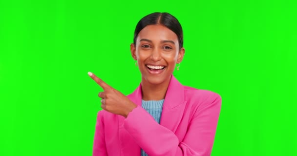Женщина Зеленый Экран Портрет Указывающий Выбор Выбор Профессиональное Решение Корпоративном — стоковое видео