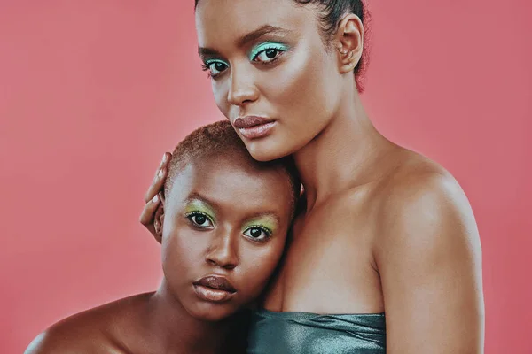 Amigos Mulher Maquiagem Colorida Arte Retrato Estúdio Com Beleza Cosméticos — Fotografia de Stock