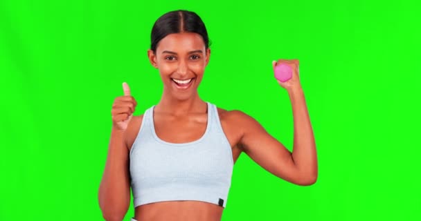 Fitness Zielony Ekran Kobieta Kciukami Góry Portrecie Giętkie Ramię Hantlami — Wideo stockowe