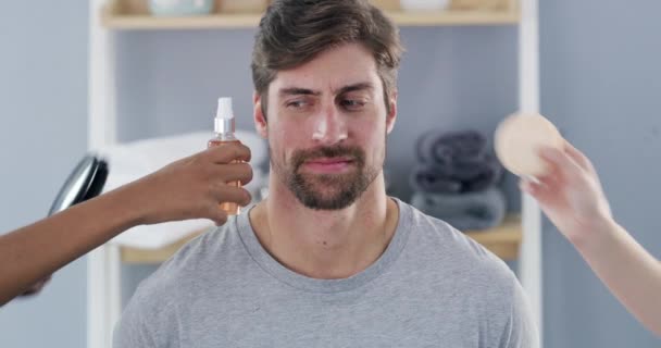 Maquillaje Manos Cara Hombre Baño Para Aseo Higiene Bienestar Transformación — Vídeos de Stock