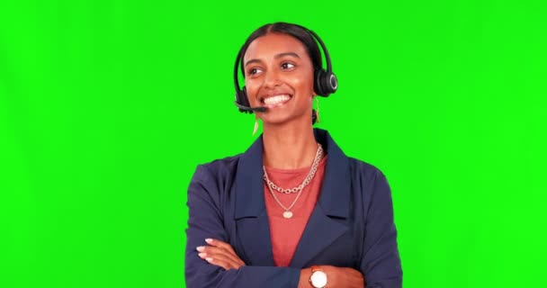 ビジネスウーマン コールセンター スタジオを背景にヘッドフォンで緑の画面上のコンサルティング 幸せな女性の人 コンサルタントまたはエージェントは モックアップスペースで顧客サービスでヘッドセットに話して — ストック動画