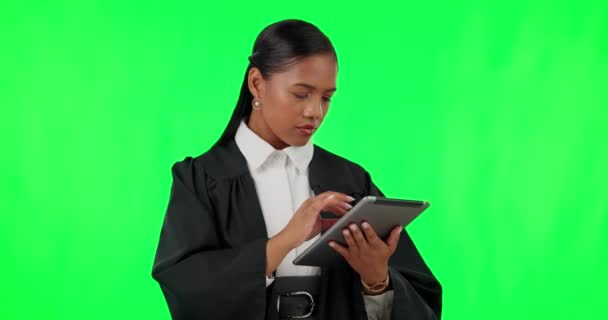 Планшет Зелений Екран Закон Жінкою Суддя Студії Читання Правової Інформації — стокове відео
