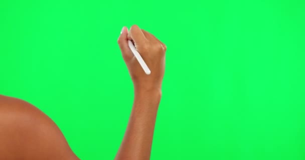 Vrouw Handen Schrijven Met Pen Groen Scherm Voor Reclame Tegen — Stockvideo