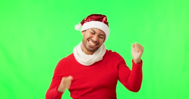 男人和圣诞舞伴带着帽子为促销 交易或节假日销售感到高兴 工作室背景和亚洲人跳舞或搞笑 笑或过冬庆祝快乐 — 图库视频影像