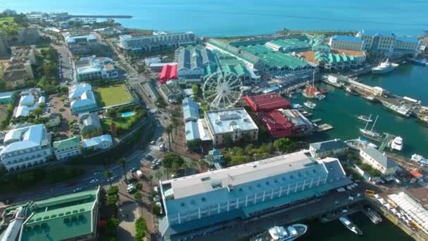 Tenger Óriáskerék Utazás Drón Cape Város Luxus Bevásárlóközpont Naplemente Hegyek — Stock videók