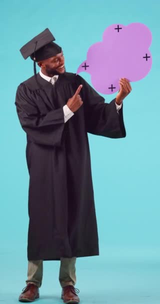 Μαύρος Απόφοιτος Και Δείχνει Φούσκα Του Λόγου Για Επιτυχία Στρατολόγηση — Αρχείο Βίντεο