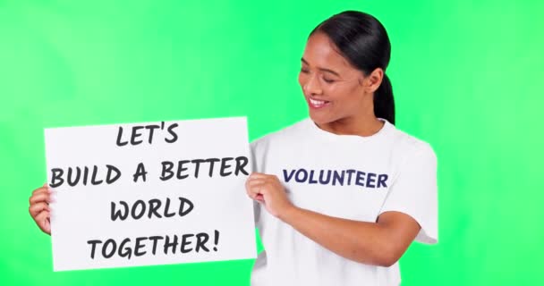Woman Volunteering Sign Green Screen Face Smile Recruitment Charity Drive — Stock Video