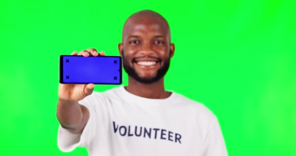 Smartphone Mockup Con Schermo Verde Volontario Uomo Colore Servizio Alla — Video Stock
