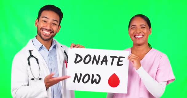 Šťastní Lékaři Tým Billboard Zelené Obrazovce Darovat Krev Pozadí Studia — Stock video