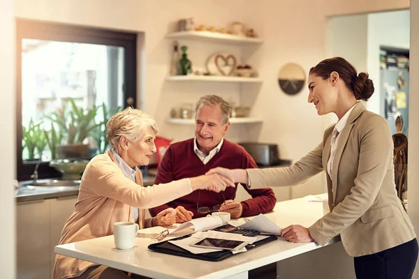 Senior Couple Accountant Handshake Finance Budget Agreement Consultation Home Happy — Stock Photo, Image