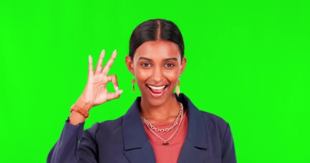 Okay Hände Gesicht Und Grüner Bildschirm Einer Glücklichen Frau Für — Stockvideo