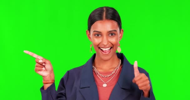 Женщина Указывает Пальцами Вверх Зеленый Экран Презентация Спасибо Поддержка Хорошо — стоковое видео