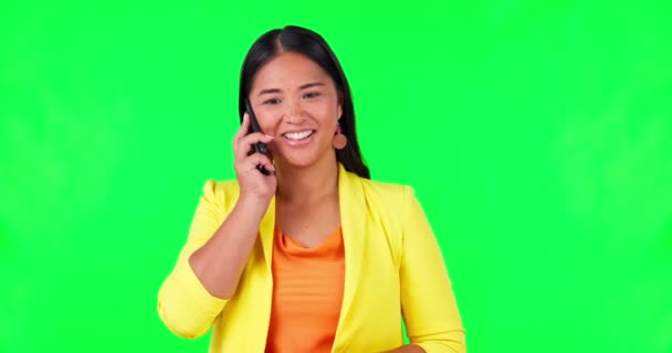 Groen Scherm Telefoongesprek Aziatische Zakenvrouw Praten Een Mobiel Gesprek Als — Stockvideo