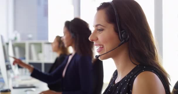 Kundenservice Callcenter Und Frauengesicht Lachen Diskutieren Und Bitten Hilfe Kommunikation — Stockvideo
