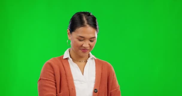 肖像画 女性と学校 日本での語学学習ショーのためのインデックスカードと緑の画面で教える 家庭学校 オンラインクラス 宿題のためのウェビナーのための教育 アジアの教師 — ストック動画