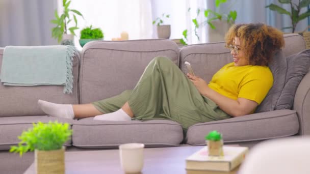 Relax Texting Woman Phone Sofa Social Media Reading Chatting Her — Stock Video