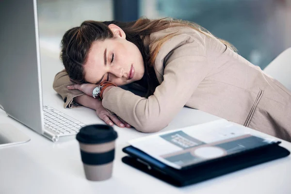 Mujer Negocios Cansada Sueño Agotamiento Estrés Colapso Mental Escritorio Oficina — Foto de Stock