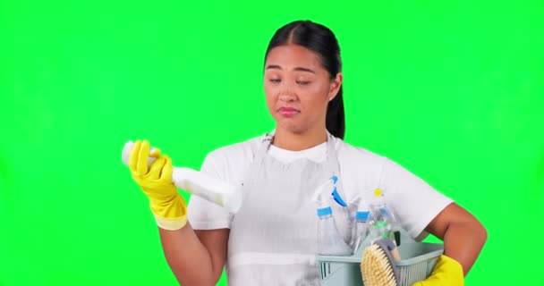 Kadın Temizlik Kimyasal Sprey Yeşil Ekran Temizlik Ürünleri Seçimi Olan — Stok video