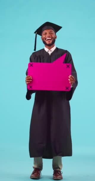 Hombre Negro Graduado Riendo Con Burbuja Del Habla Voz Las — Vídeos de Stock
