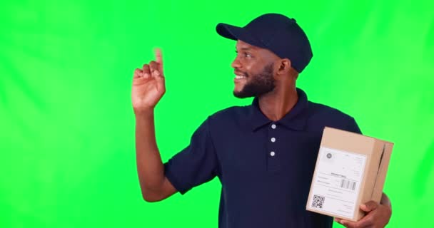 Pantalla Verde Hombre Negro Con Caja Apuntando Lista Información Presentación — Vídeo de stock