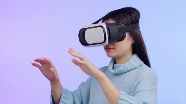 Женщина Очки Виртуальной Реальности Шок Студии Видео Кино Онлайн Игр — стоковое видео