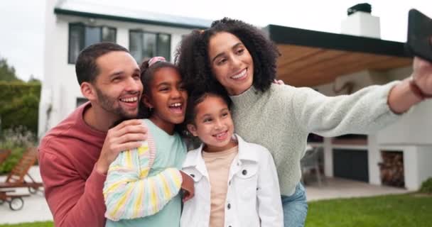 Niños Familia Selfie Aire Libre Con Una Sonrisa Amor Cuidado — Vídeos de Stock