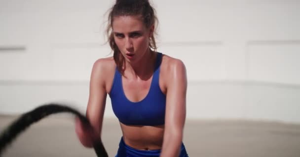Ejercicio Fitness Mujer Con Cuerda Entrenamiento Ejercicio Objetivo Con Bienestar — Vídeos de Stock