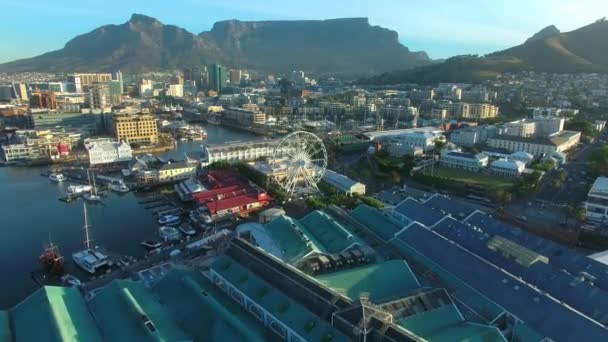 Tenger Óriáskerék Utazás Drón Cape Város Luxus Bevásárlóközpont Naplemente Asztali — Stock videók