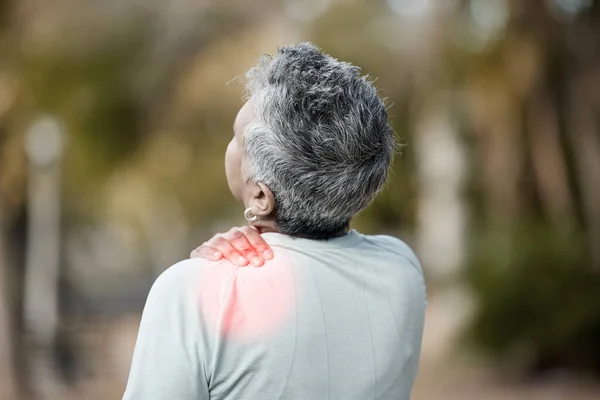 Dolor Espalda Enrojecimiento Persona Mayor Por Lesiones Acondicionamiento Físico Ejercicio —  Fotos de Stock