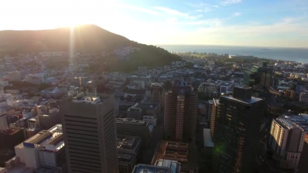 Arquitetura Edifícios Montanha Com Drone Cidade Cidade Cabo Para Paisagem — Vídeo de Stock